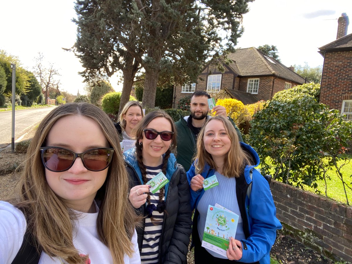 Intelligent_Hlt's tweet photo. As you'll know, we like to practice what we preach here at Intelligent Health.
Some of the team are walking the streets of Wimbledon today, playing their part for @BTSMerton 🚶
We think they've picked a wonderful day for it, loving the sunnies 😎☀️
#BuildingActiveCommunities https://t.co/Vnydac4jQT