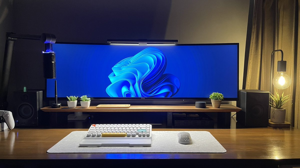 Maria_Libe's tweet image. 良い感じに自作のデスクシェルフがマッチしてくれた！良きかな！

#DIY 
#desksetup 
#お前らのPCデスク周り晒してけ
