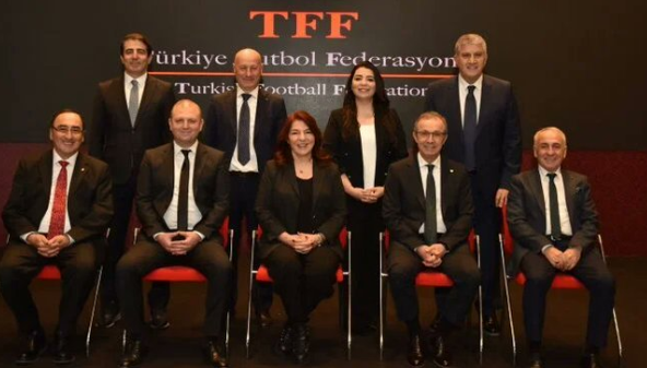 Merkez Hakem Kurulu: "Hakemlerimizin 5 haftada 3 maçtan fazla görev alamama kriteri bu haftadan itibaren şampiyonluk ve ligde kalma mücadelelerinin kritik hale gelmesinden dolayı kaldırılmıştır."