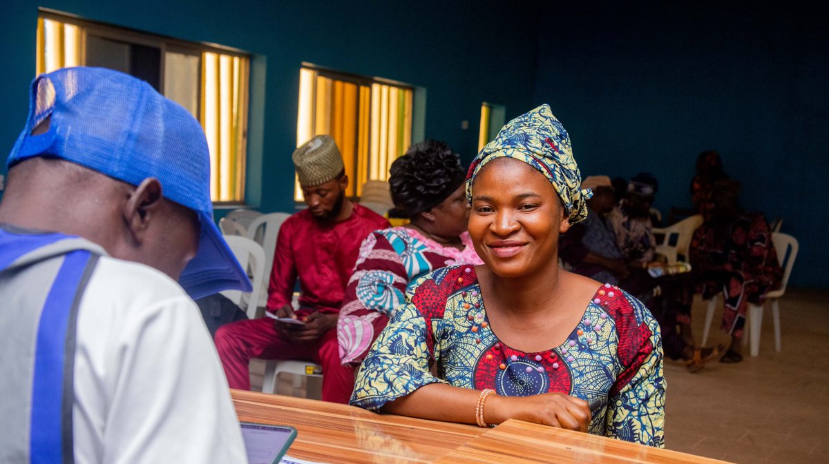 NIG_CARES's tweet photo. The NG-CARES programme seeks to mitigate the impact of the COVID-19 crisis on the livelihoods of poor individuals, farmers, vulnerable households, communities and owners of micro and small enterprises. https://t.co/5esIjD6AMs