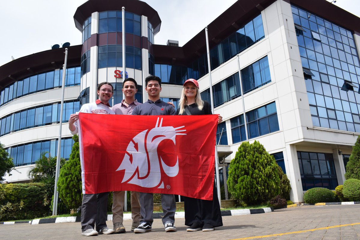 StandardGroupLc's tweet photo. The Backpack Journalism Programme students from Edward R. Murrow College of Communication, Washington State University, visited Standard Group on a study tour.@MurrowCollege @DamienAlvarado_
@WSUGlobalHealth
@newsynicholas
@JosieGoodrich2
@ValdiviaPoncho
@AnimalHealth_IL https://t.co/k2QyHQbE5u