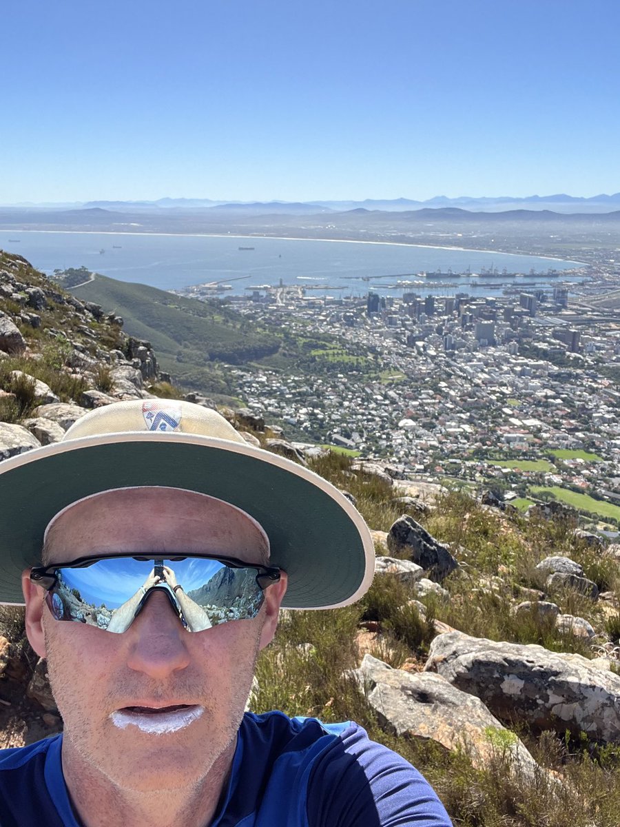CricketClifton's tweet photo. Lions Head ⬆️ &amp; ⬇️ this morning ✅ https://t.co/VZc93FDSKa