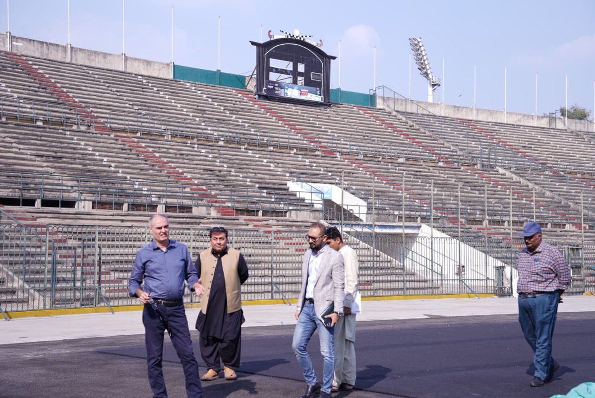 SECYASP's tweet photo. Inspected Turf and Shock Pad installation process at National Hockey Stadium Lahore. Issued directions to increase speed of development work. We are hopeful to revive hockey activities at Iconic National Stadium in the month of May-June 2023. 
@CS_Punjab @Sports_BoardPB https://t.co/bbSNh0BKQZ