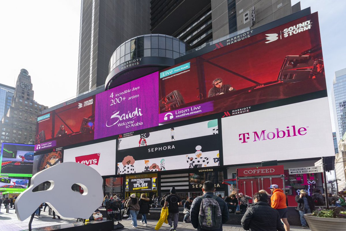 Talon (@talonooh) on Twitter photo Some more exciting news 🎉
We've acquired independent #OOH business <a href="/EvolveOOH/">Evolve OOH</a> , as part of our ongoing expansion plans.
We are delighted to welcome Robin Hall, Danielle Austin and the hugely talented Evolve team to the Talon family.
Find out more here: lnkd.in/gkmHbWNW Some more exciting news 🎉
We've acquired independent #OOH business <a href="/EvolveOOH/">Evolve OOH</a> , as part of our ongoing expansion plans.
We are delighted to welcome Robin Hall, Danielle Austin and the hugely talented Evolve team to the Talon family.
Find out more here: lnkd.in/gkmHbWNW