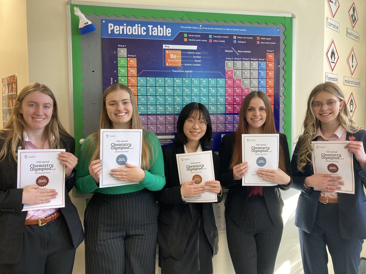 Congratulations to our @DHSfG_SixthForm chemists on their success in the 2023 @RoySocChem @RSC_EiC #chemistryolympiad including a super Gold certificate and a Bronze for a member of L6 😀