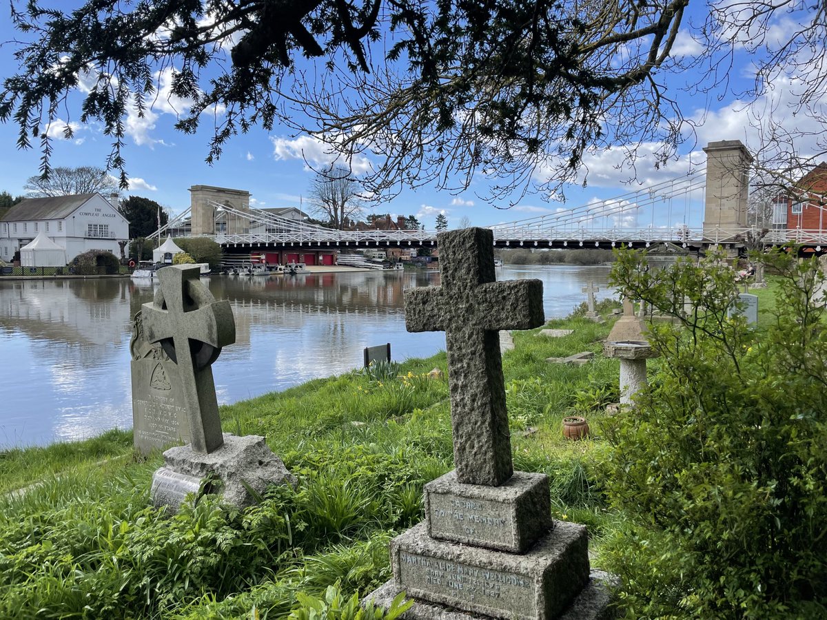ShahzadyLaw's tweet image. Lovers in life, in death not parted. I have you in mind ⁦@DrLindseyFitz⁩ and ⁦@lucyctalbot⁩ #fundaysout - Highgate Cem next!!!