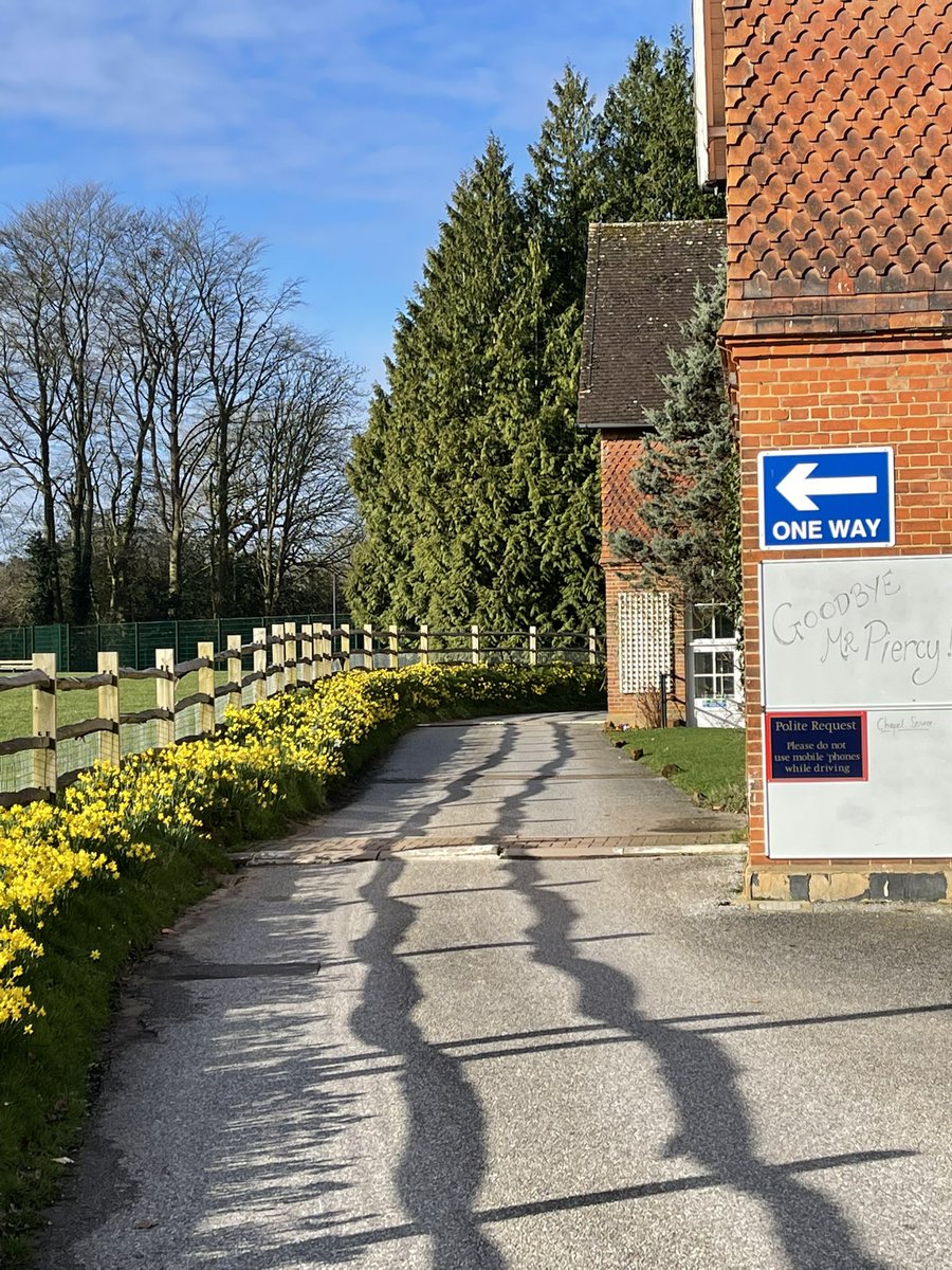 HMnewbeacon's tweet photo. A wonderful, emotional farewell from @thenewbeacon community. Such #kindness after 15 amazing years at simply the best boys’ school. #ThankYou https://t.co/d3Z2GRhRSp