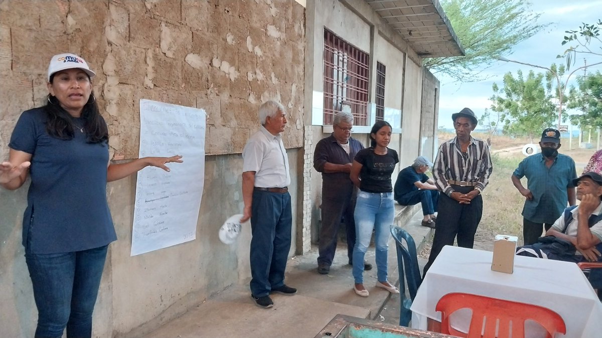 arcosvasquez's tweet photo. 🇻🇪26Mar|| En un ejercicio de soberania popular, Vecin@s de la Comunidad Vista al Mereyal sector Minifincas prq Unare, postulan y eligen a los voceros de la Comisión Electoral Permanente. @jaarreaza @JOrtizComunas 
#ManoDuraABandasCorruptas https://t.co/BbSNN4ASDz