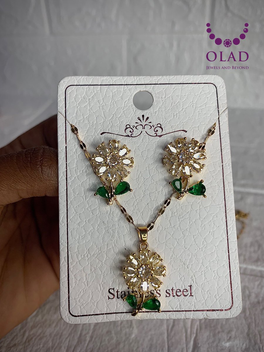 oladjewels's tweet photo. If you had to gift a friend one of these which would it be? 😊 🎁 

Frame 1: 4000
Frame 2: 2500
Frame 3: 2500
Frame 4: 1500

All necklaces available as seen💐

Location: OAU, Ife

#BBTitans #ASUU #OAUTwitter https://t.co/WENXOCmNXf