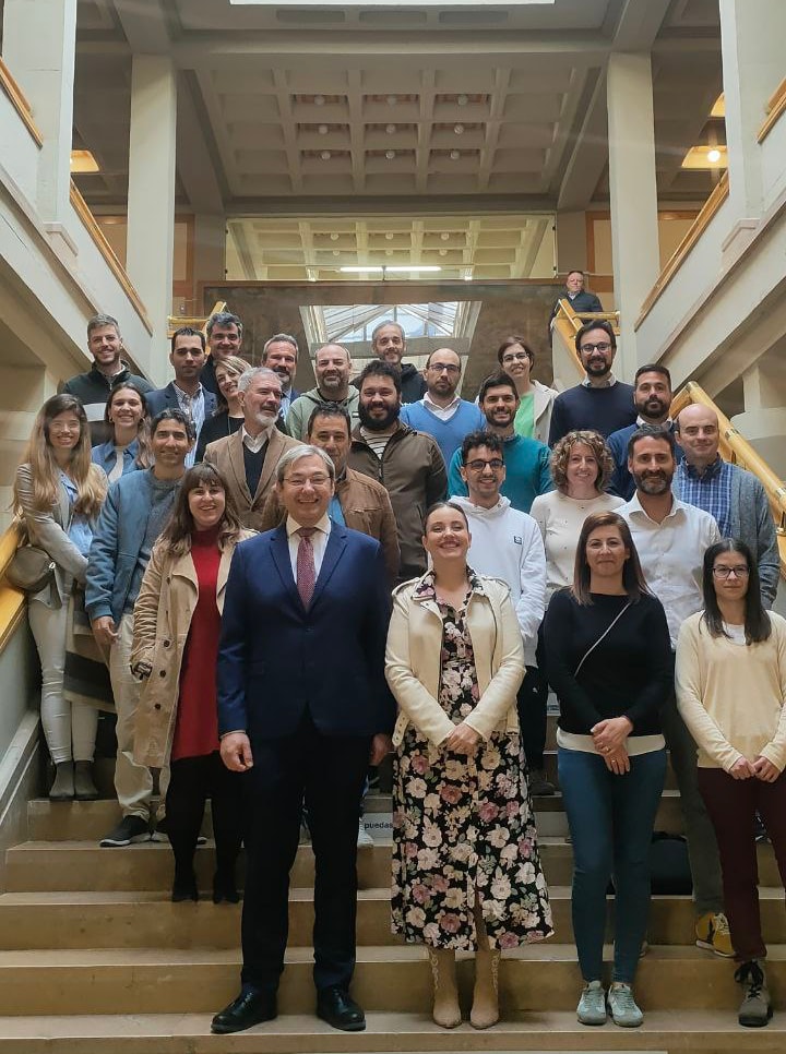 SDA_aragon's tweet photo. El #EquipoSDA ha trabajado con dedicación en los últimos meses para sacar adelante MiA, el nuevo espacio digital de relación con la administración🟡

Una parte del equipo ha acompañado a @MaruDiazCalvo en la presentación de la herramienta, que ya está en marcha. https://t.co/zQRKiwS29g
