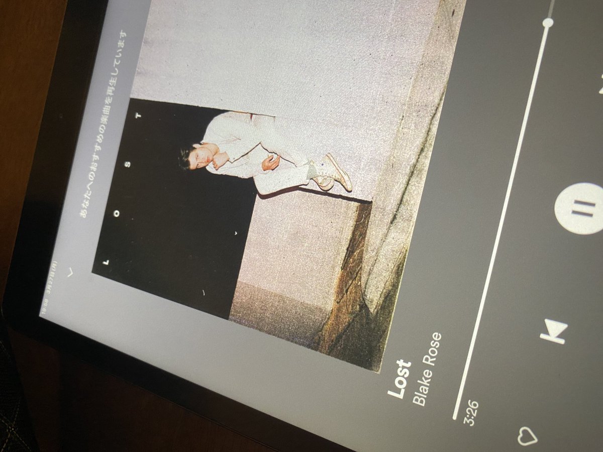 arimushimushi's tweet photo. ブレイク・ローズの〝Lost〟って曲が好きすぎるのだけど、LiveやRemix音源がサブスクにたくさんあるの嬉しい。

好きなメロディーと声はどんなアレンジになっても好きなんだなーってなるし、
でも、色んなバージョン一周したあとのオリジナルの「やっぱりこれ」感、たまらなく好き。

#BlakeRose https://t.co/JMFMINQwVo