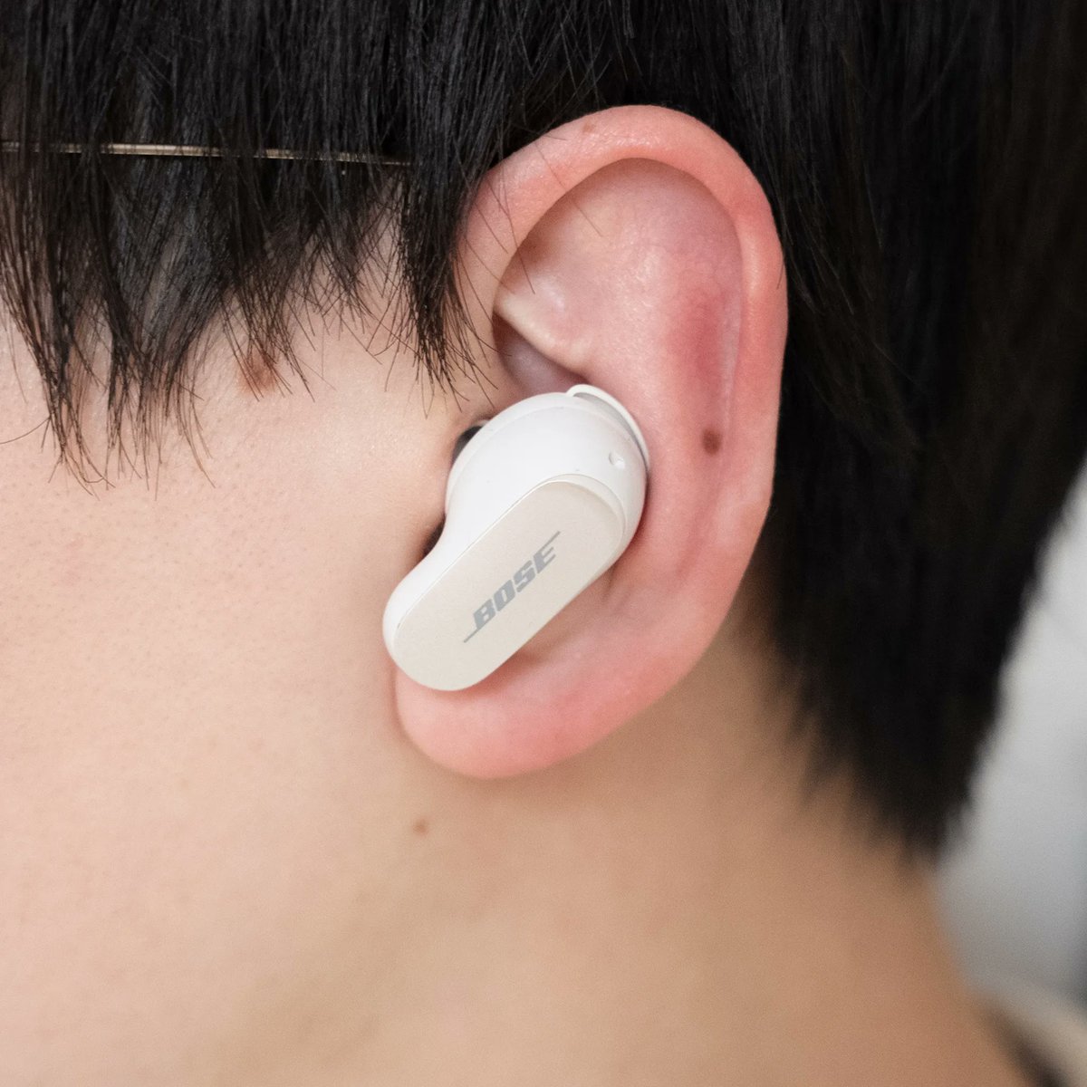 「これぞ"最高峰"!BOSEのイヤホン「QuietComfort Earbuds 」|BuzzFeed Japanのイラスト