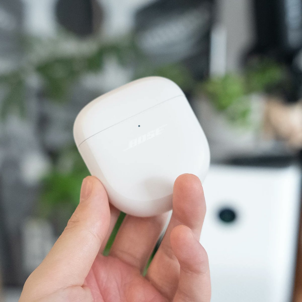「これぞ"最高峰"!BOSEのイヤホン「QuietComfort Earbuds 」|BuzzFeed Japanのイラスト