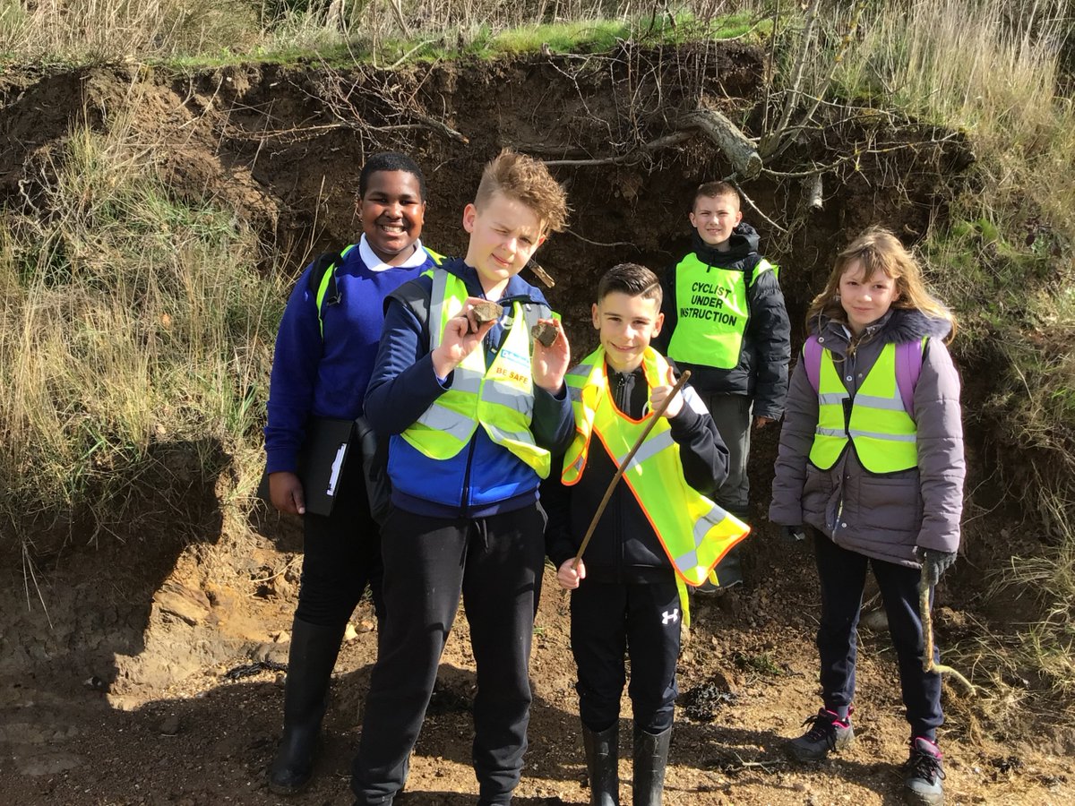 HalifaxPrimary's tweet photo. Year 6 had great fun doing fieldwork at Orwell Country Park on Friday as part of their Geography learning - full explorer mode was needed and plenty of golf balls were found! https://t.co/fo2kjq3smm