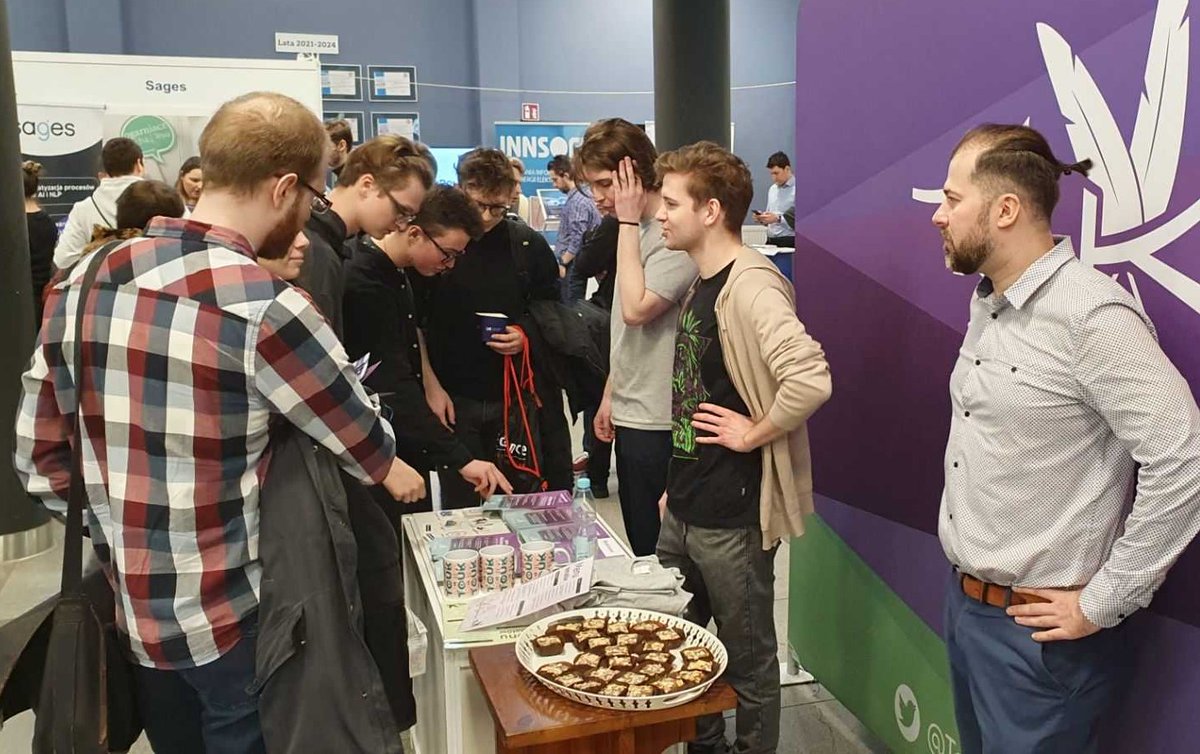 Wpadnijcie dziś na targi pracy na <a href="/weitipw/">Wydział Elektroniki i Technik Informacyjnych PW</a>.
Kto nie może, garść informacji znajdzie tu: touk.pl/careers/jobs
#stażJVM #JVM #Scala #stażIT