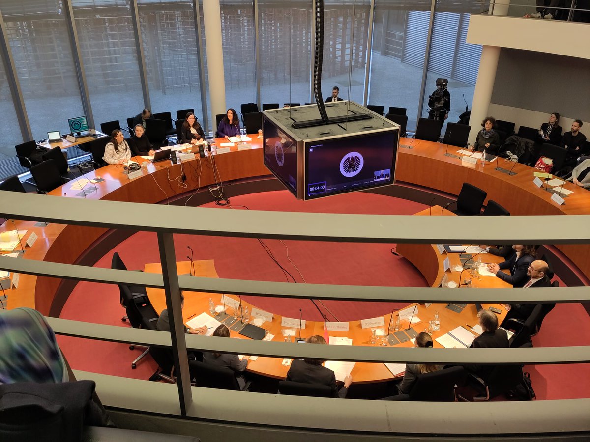 Bin gerade in der öffentlichen Anhörung des Rechtsausschusses zum #Hinweisgeberschutz. Hier per Livestream zu verfolgen: bundestag.de/dokumente/text…