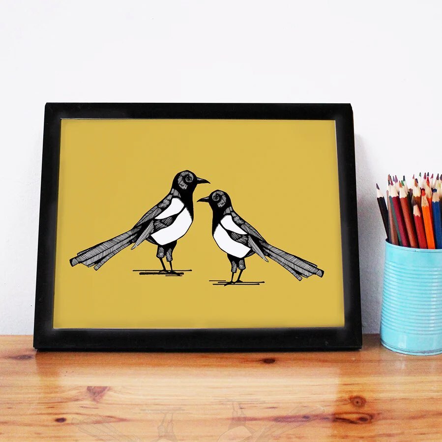 Here are two <a href="/marthaandhepsie/">Marthaandhepsie</a> magpies to send you some joy on this bright Monday morning! ☀️🌱⭐️ instagr.am/p/CqShKE0Mm88/