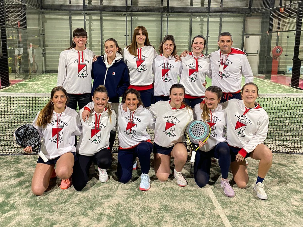 🏆 ¡Campeones de Navarra! 🏆
El conjunto masculino y femenino de <a href="/PadelReyno/">Padel Reyno de Navarra</a> triunfa en el Campeonato Navarro por Equipos de Clubes de Pádel 2023 - 1ª Categoría.
📍 Navarra Pádel Club
🥈 MDM Pádel 🚹 y <a href="/Tenis_pamplona/">Club Tenis Pamplona</a> 🚺 logran el subcampeonato.
📝📸 bit.ly/3Kb52Hd