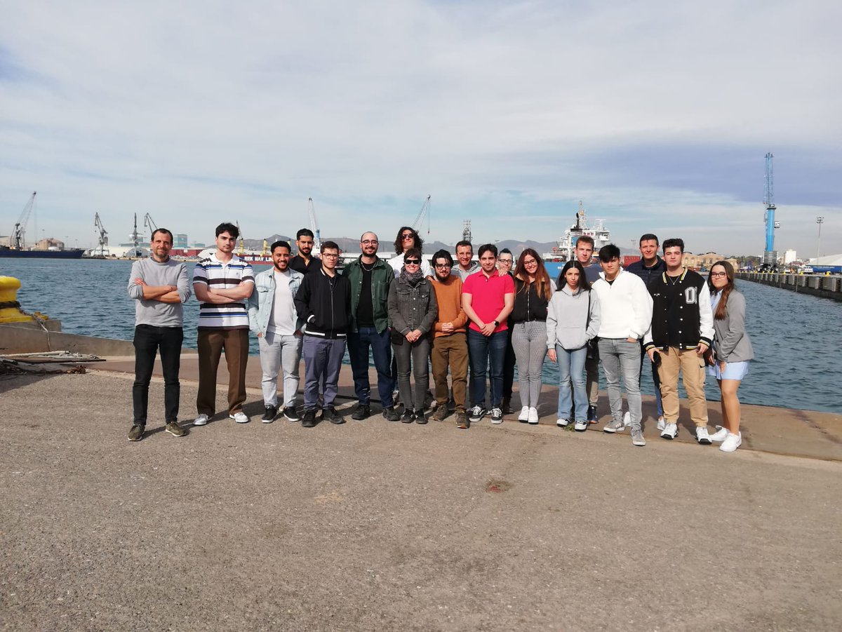 FValenciaport's tweet photo. 📍Los alumnos de la 2ª ed. de nuestra #FP Dual han finalizado el programa de Inmersión Portuaria complementado las 50 hrs. de #formación teórica presencial con diferentes visitas.
También han recibido formación online con un programa de empresas simuladas.
@ENICBCMed #YepMed https://t.co/kZeMtQzBRB
