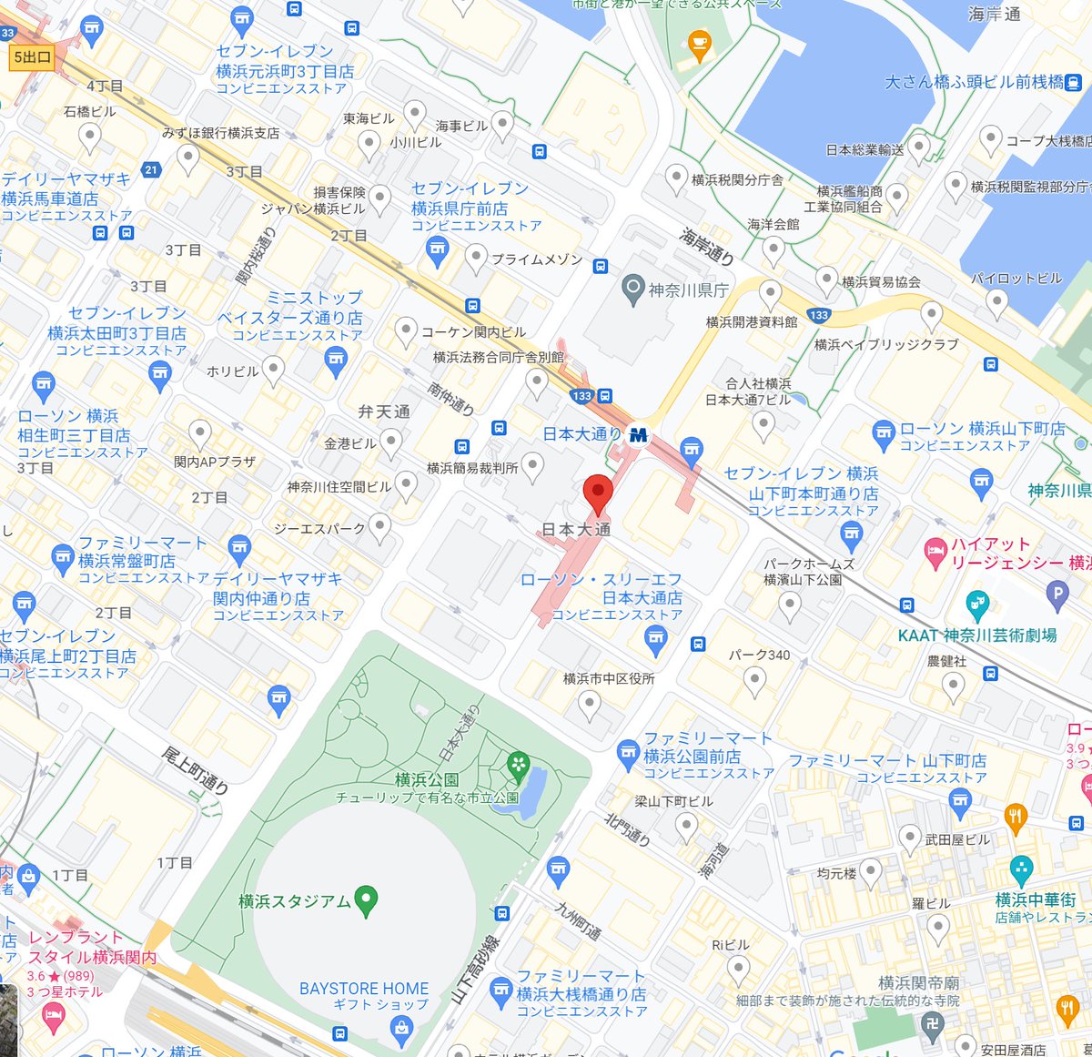 hinatashimizu's tweet photo. MVの屋外の撮影地は、横浜スタジアムから港方向に延びる日本大通り（向こうに見える塔が県庁本庁舎）なので、ひな誕祭くるかたは、ぜひ聖地巡礼してみてくださーい

#Onechoice 
#ひな誕祭 https://t.co/O3wzxuSVyM