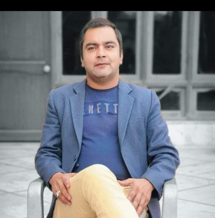 MDHaroo73530186's tweet photo. मेराजुद्दीन तेवड़ा वाले उनके बड़े बेटे मरगूब रहमान का हार्टअटैक से इंतकाल हो गया है अल्लाह उनकी मगफिरत फरमाए आमीन https://t.co/vV45cmgE0l