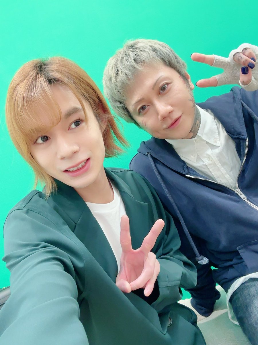 『#エンスタ』
この後21時から生放送です！！

今日は質問などコメントも
沢山お答えできると思いますので、
ぜひコメントお待ちしております！！

配信はこちらから👇
youtube.com/live/haXmeDs3L…