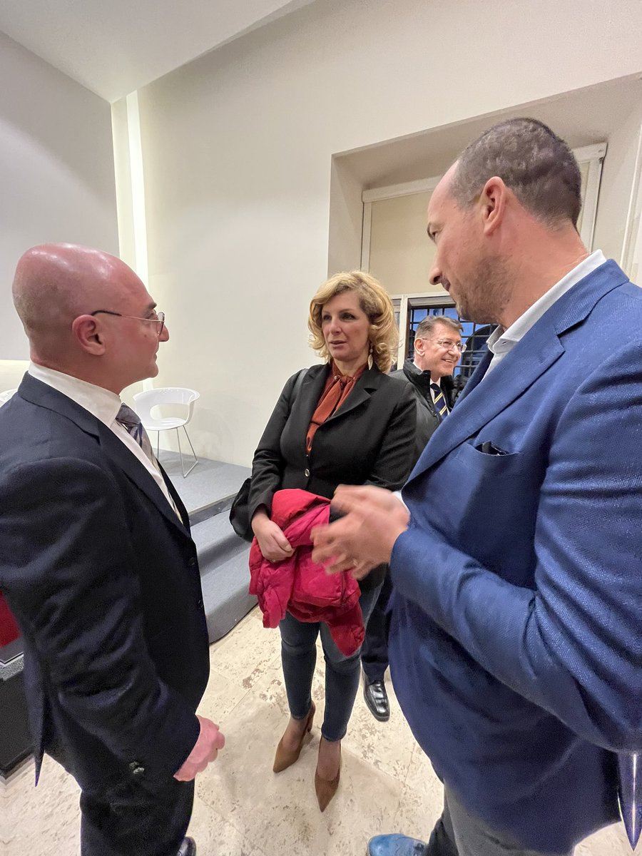 DanieleImprota's tweet photo. @gspazianitesta @marattin @ItaliaViva @agorarai @marattin la #transizione #ecologica è una #cosa seria bisogna #capire #bene prima di #parlare. #Grazie Presidente @Confedilizia_ @gspazianitesta che #cerca #quotidianamente di far #capire a #tanti… @esodati110 @GiorgiaMeloni @Montecitorio @SenatoStampa #farepresto #farebene… https://t.co/QjaKweLMFg