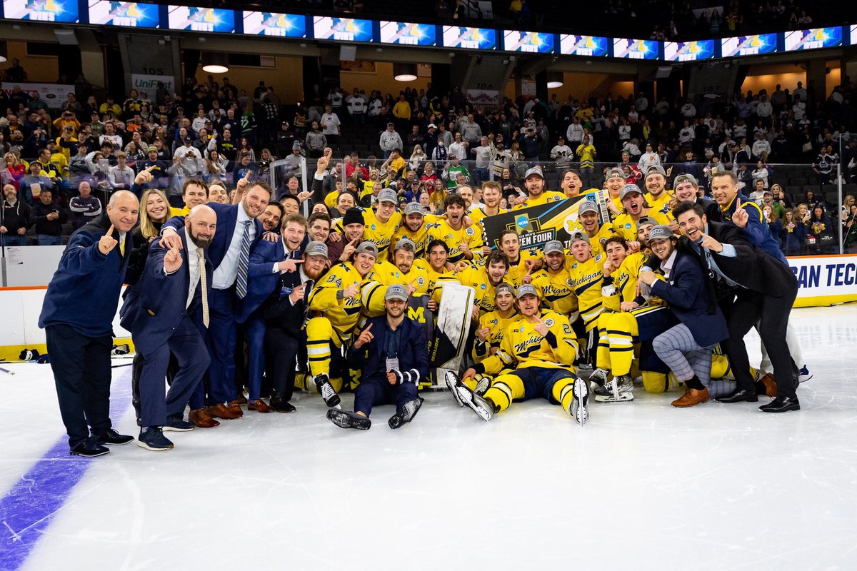 NCAAIceHockey's tweet photo. Tampa bound ✈️☀️

#MFrozenFour https://t.co/4LKoxZebhx