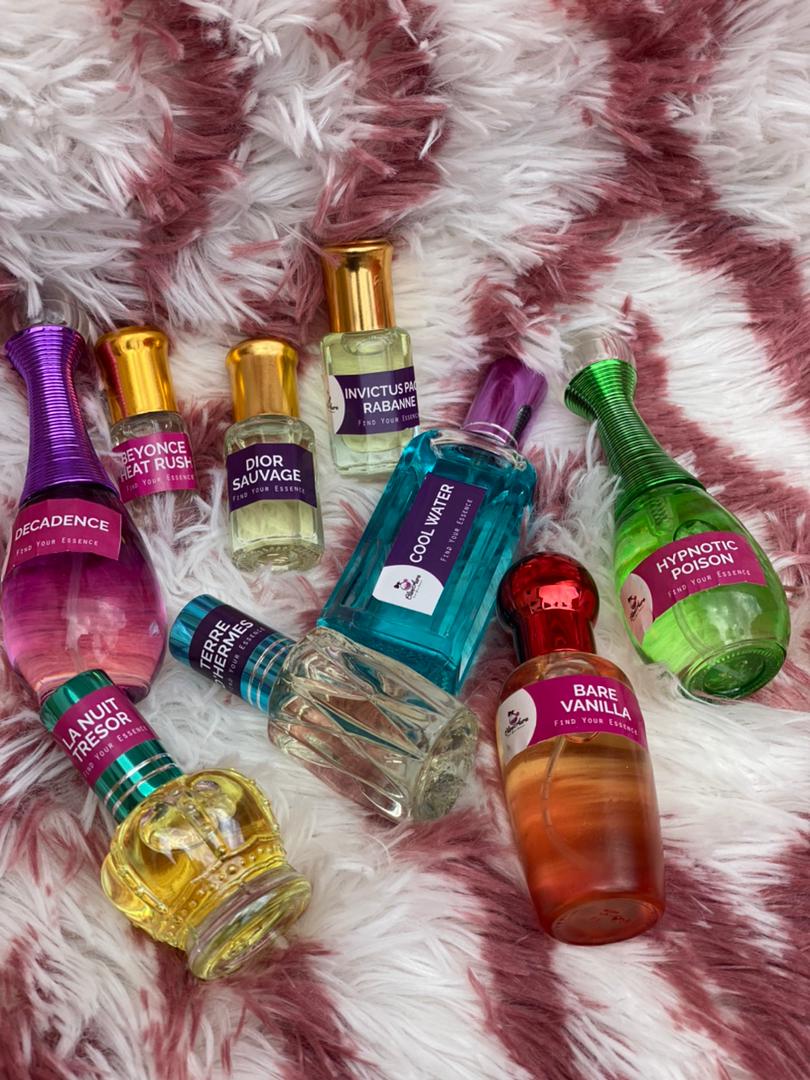 AfuaOlive's tweet photo. @gyaigyimii Dm for your carefully sourced undiluted perfume oils😊 https://t.co/gkbD87ajld