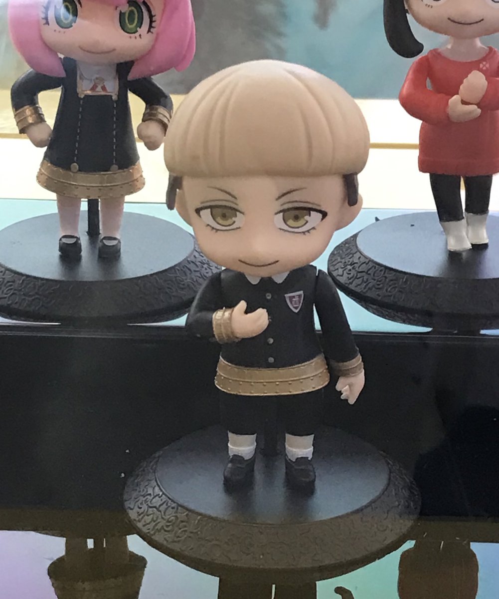 อันนี้ใครอะ ดีเจนุ้ยหรอ