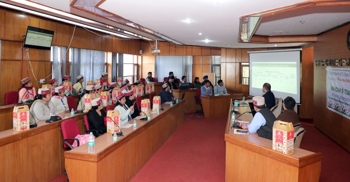 MCChandigarh's tweet photo. Interactive session  organized to discuss the work, initiatives and achievement of Chandigarh SHGs in Himachal Pradesh.

#SwachhataYatra 
#Swachhotsav2023
#IndiaVsGarbage
#WomenLedSwachhata
#WomenIconInSwachhata
#SwachhSurvekshan2023Chandigarh https://t.co/0x8mT264d8