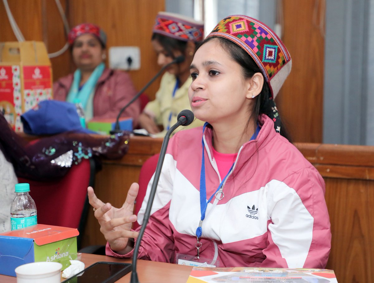 MCChandigarh's tweet photo. Interactive session  organized to discuss the work, initiatives and achievement of Chandigarh SHGs in Himachal Pradesh.

#SwachhataYatra 
#Swachhotsav2023
#IndiaVsGarbage
#WomenLedSwachhata
#WomenIconInSwachhata
#SwachhSurvekshan2023Chandigarh https://t.co/0x8mT264d8