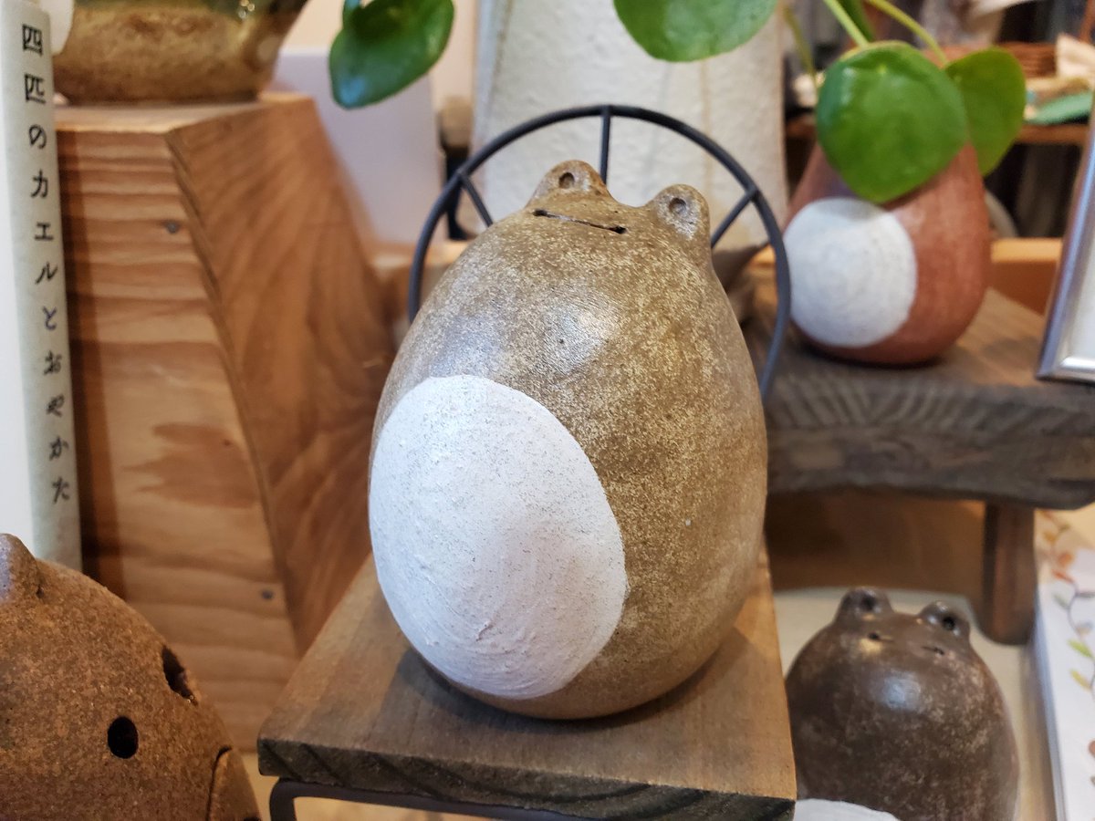 841studio's tweet photo. ■841studio shop
ワンコとカエル、時々他のモチーフ等々の陶芸作品を制作・販売しております🙂
✱  Creema・https://t.co/mIKXaUGl7u…
✱iichi・https://t.co/741yaoFuBp
✱minne
✱委託販売/カエルグッズ専門店・ひより サン
https://t.co/OntmuShP77
■https://t.co/AKVMBNPCqb https://t.co/eU5Tlv1Edt