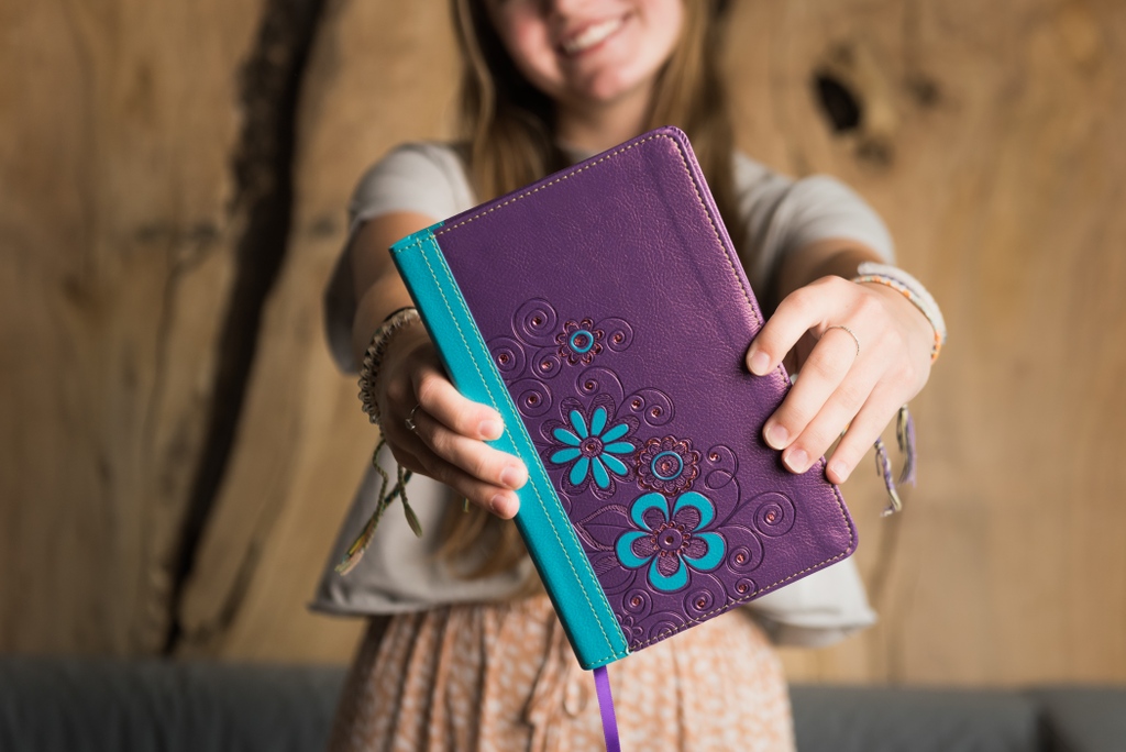 NLTverse's tweet image. The Girls Life Application Study Bible brings the truth of God’s Word into the realities and decisions kids face today.⁠
⁠
Learn more about this Bible at l8r.it/V5mQ⁠
⁠
#NLTBible #KidsBible #LifeApplication #BibleLesson #BibleActivity #Biblestudy #Biblestudies