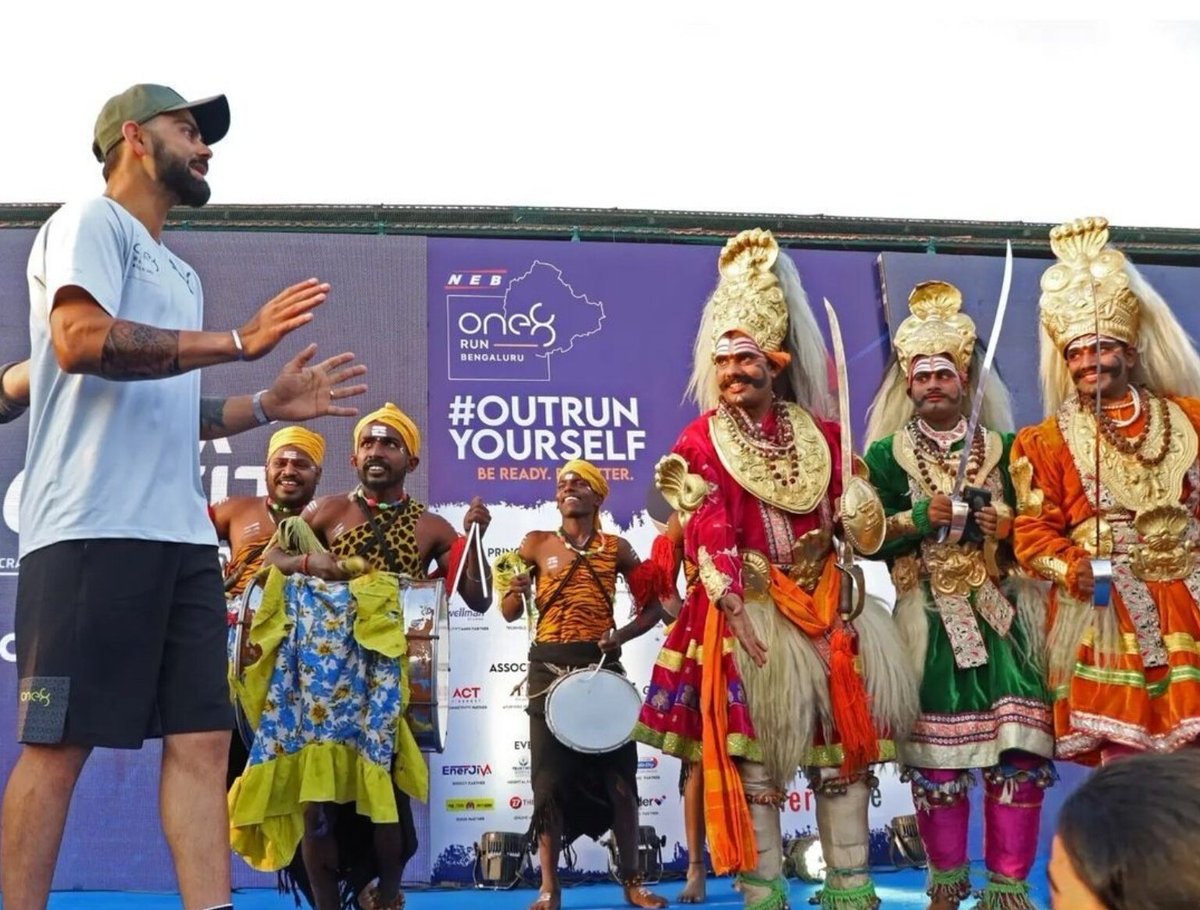 KohliSensation's tweet photo. (2/2)

#ViratKohli #one8 #one8Run https://t.co/m5oWA5T6wQ