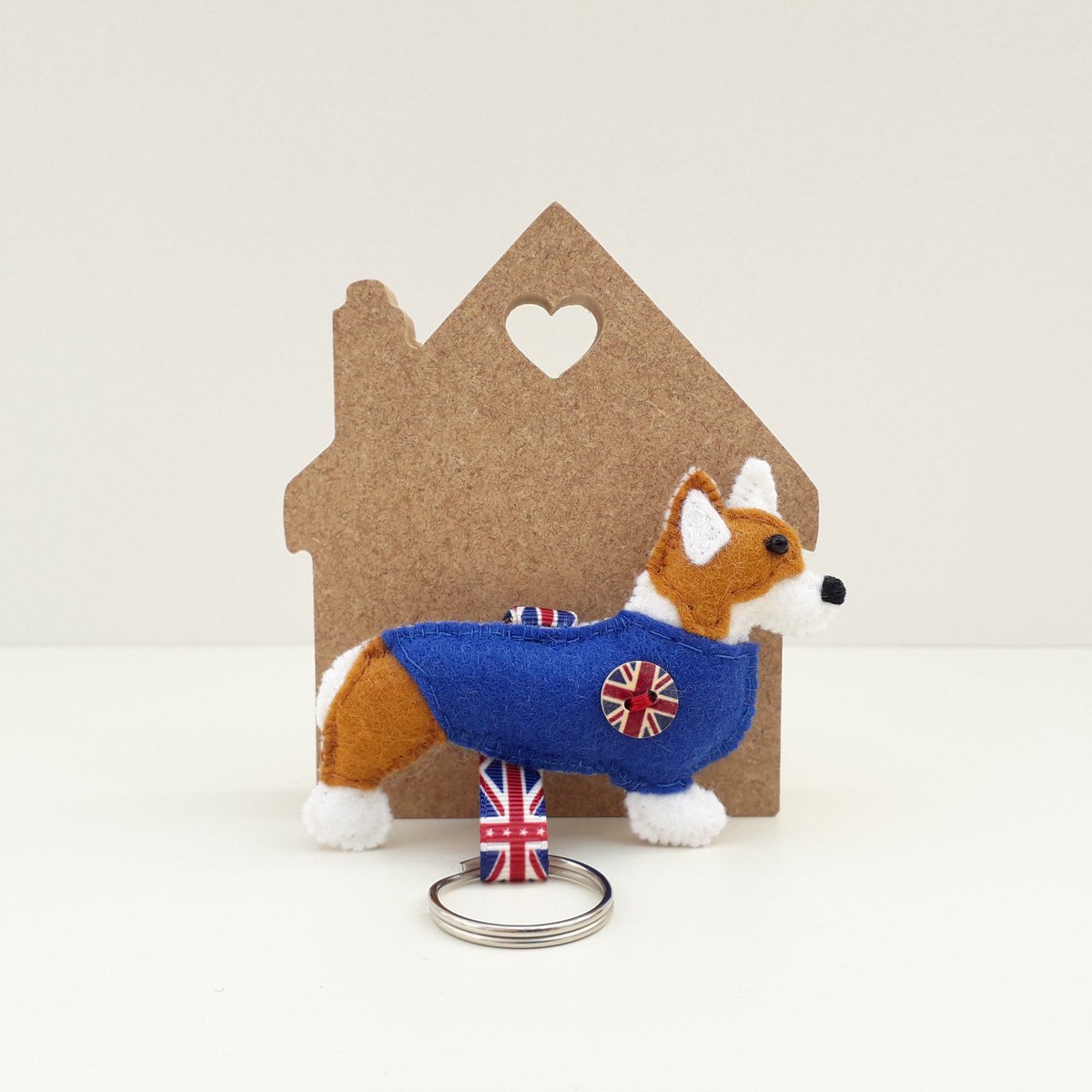misheleneous's tweet photo. https://t.co/pCMWMlqpgH NEW! King Charles Coronation Pembroke Welsh Corgi bag charm or keyring. Limited Edition available Exclusively at @misheleneous via @numondaycom now! 🇬🇧 🐕 #mhhsbd #dogsoftwitter #eastergifts https://t.co/ZKfTyRQOLP