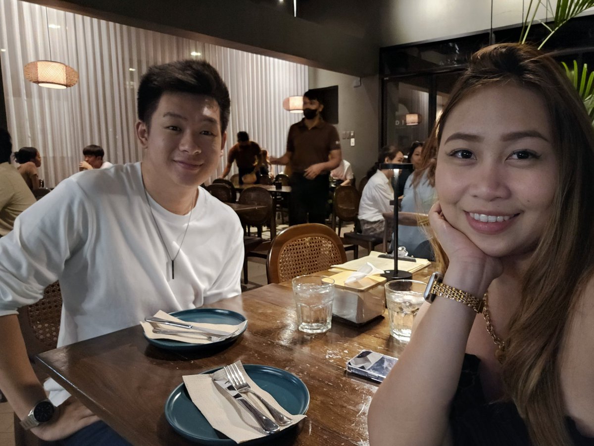 PineAPaul3's tweet photo. @mhaildita @Hyacinthlegaspi How it started vs How it's going 😂 @Hyacinthlegaspi https://t.co/FdxujLtst2