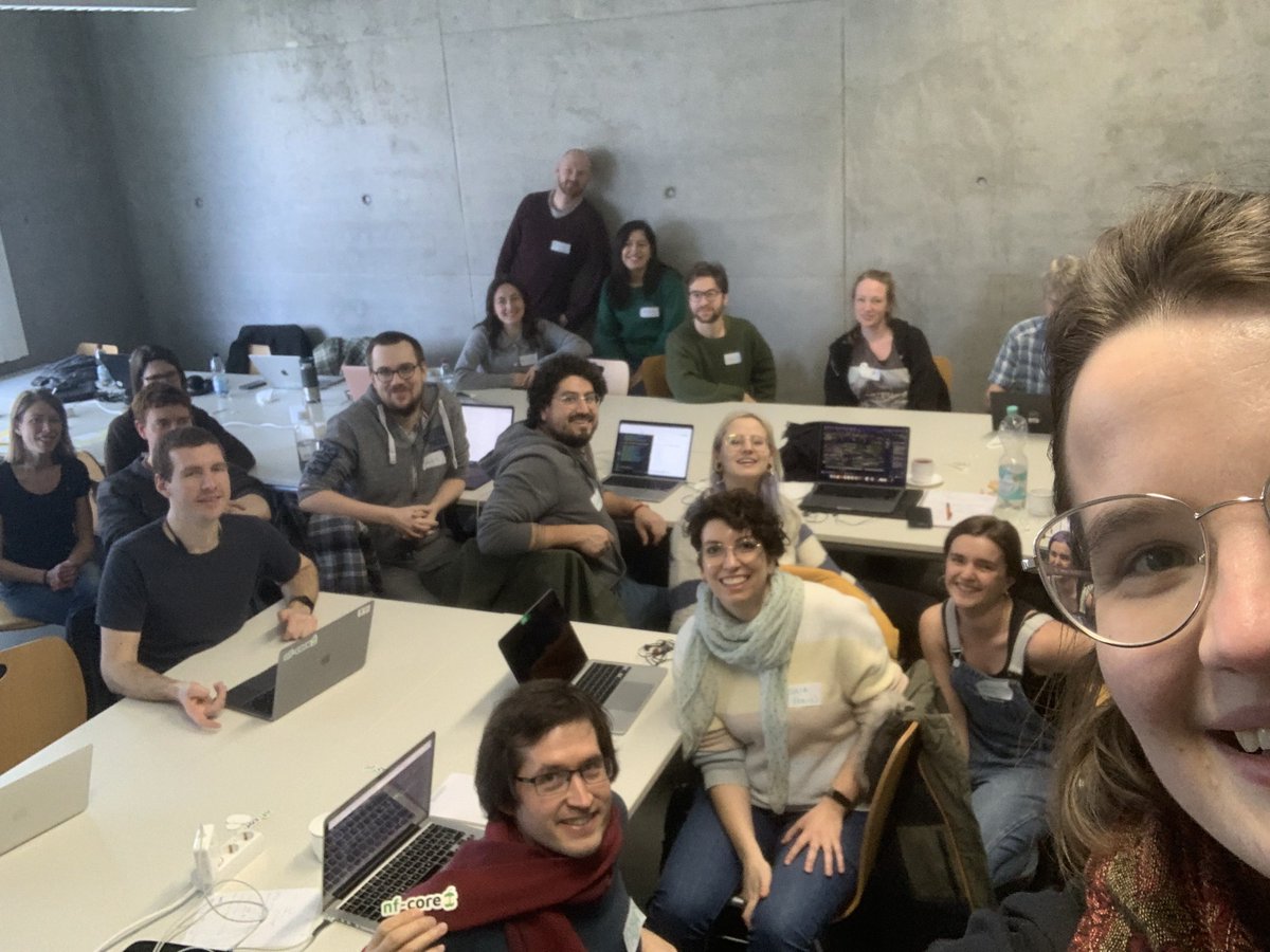 Getting ready to hack! Great to see that so many people joined us in our local hub 😊 🧑‍💻👩‍💻