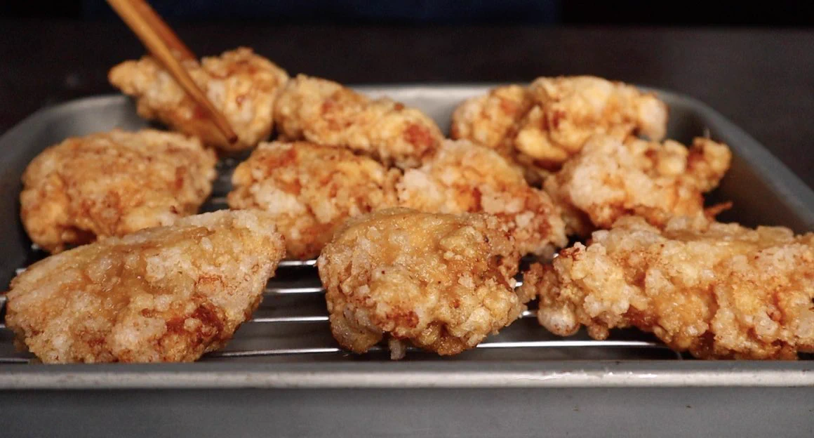 「これ本当に鶏むね肉？」と疑われるほど美味しい！伝説の『極　鶏胸唐揚げ』