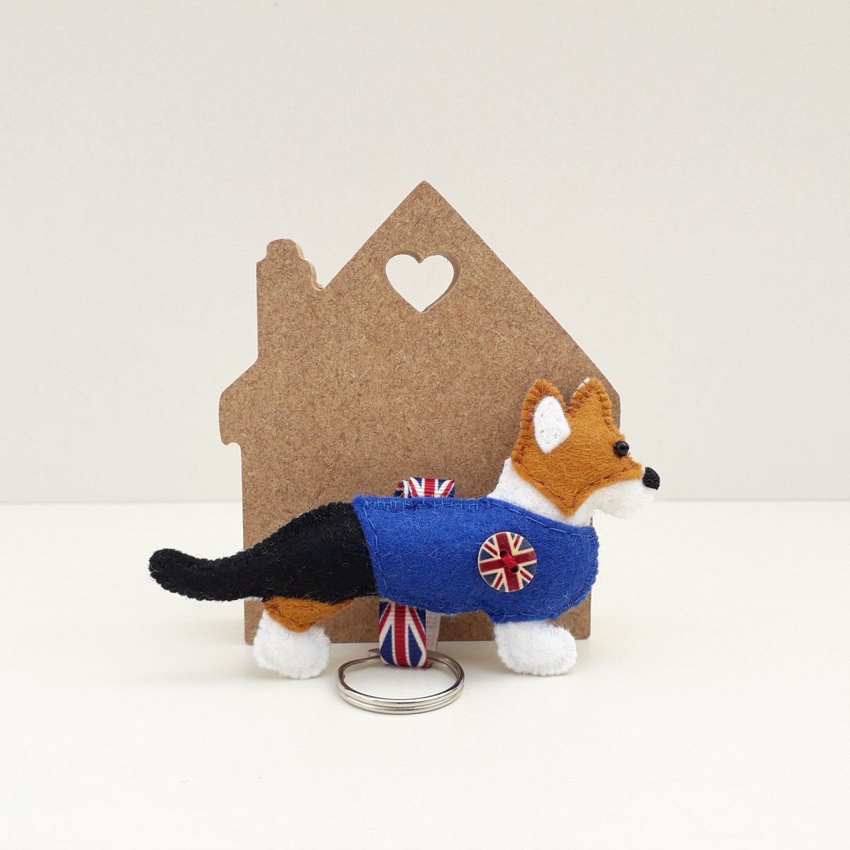 misheleneous's tweet photo. https://t.co/BpwnuaXIEw NEW! King Charles Coronation Cardigan Welsh Corgi keyring or bag charm. Available Exclusively at @misheleneous via @numondaycom now! 👑 🐕 #mhhsbd #dogsoftwitter #CorgiLover https://t.co/TbrdAr34Gi