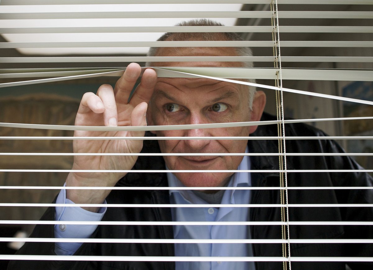 Twittert officieel vanavond één liter Bulgaarse yoghurt goed gekauwd tot mij te nemen #vankootenendebie #wimdebie #überheld