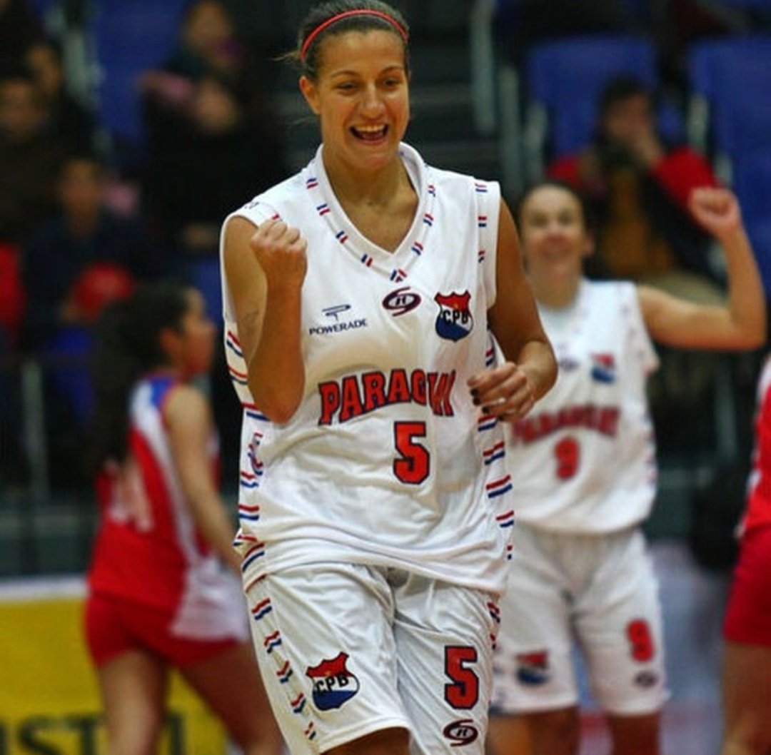 Luego pasó a jugar en el Olis Soller Joventut Mariana y desde ahí se impulsó para llegar a la élite.

El camino de ir por Estados Unidos no terminó de convencerla, pero en España fue distinto y encajó a la perfección desde su llegada.

♥️ Y ya era una estrella en su país.