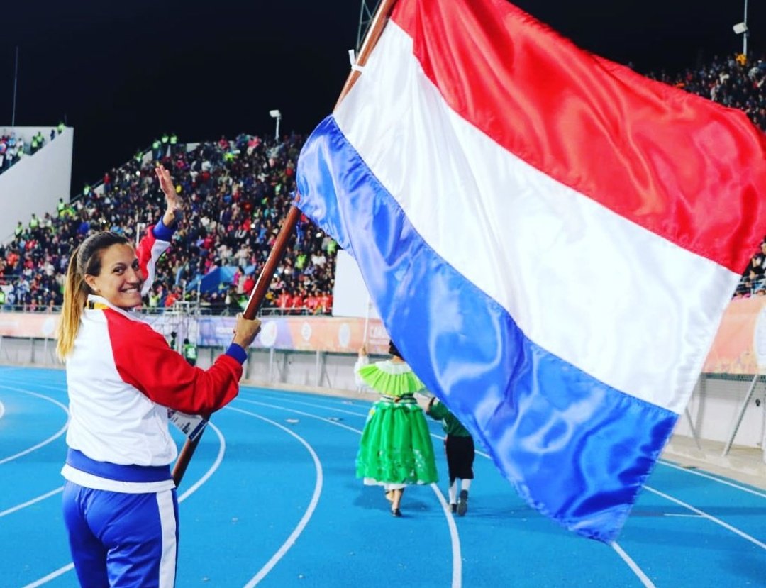 Desde entonces no ha parado de conocer países, jugando también en Francia, Italia o Uruguay.

El baloncesto ha hecho que esa apuesta que hizo de joven haya sido de lo mejor de su vida.

Ferrari se convirtió en una leyenda para su país y una figura muy importante en otros lugares.