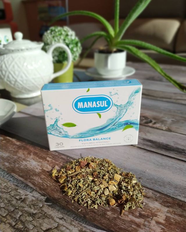 TuCruzVerde's tweet photo. ¿Sabías que la microbiota de nuestro intestino puede verse alterada por los cambios de alimentación en las diferentes épocas del año? Los comprimidos #FloraBalance de #Manasul te ayudan a regular la flora intestinal: https://t.co/A7EAt5Tgxp #oferta #infusiones #salud https://t.co/9tX9vKDmD8