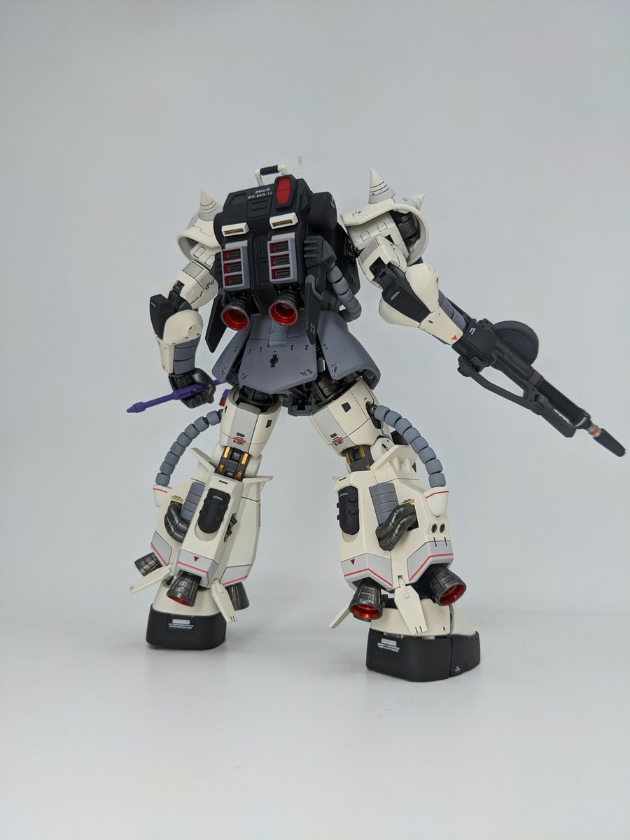 ggweb_gunpla's tweet photo. rg 白狼渣古 

#zaku #gundam #gunpla #shinmatsunaga
#ガンダム #rg #bandai 
#ザク #ザクⅱ
#高機動型ザクii
#シン・マツナガ
#NYC展示櫃 https://t.co/53OujIgPEO