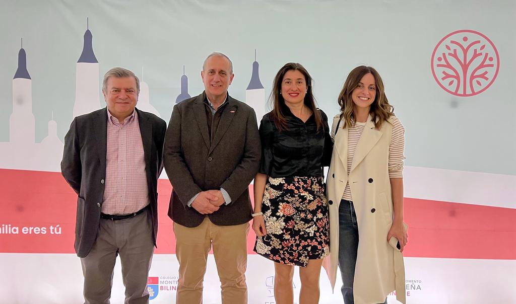 f_ense_uso's tweet photo. Una representación de FEUSO, en el 40º Congreso de FEPACE en Zaragoza, al que asistieron 1.300 familias interesadas por la educación de sus hijos.Enhorabuena. #FEPACE https://t.co/Js8jeEx9z9 https://t.co/VRaCc1ybr5
