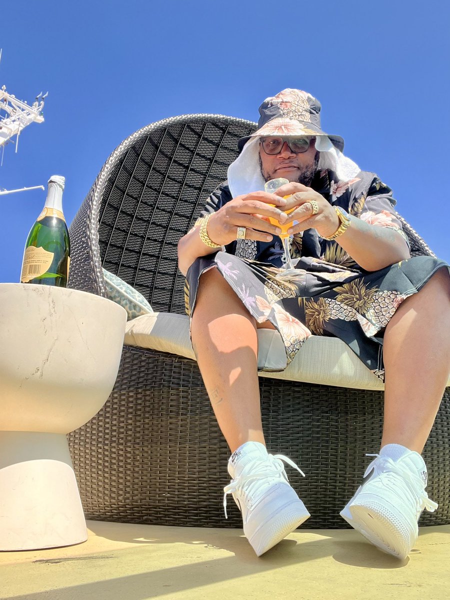 MC_Craig_G's tweet image. I Sincerely Thank You For ALL The Birthday Love On Friday!!
Sorry I Couldn’t Respond Right Away But I Was Off The Grid Enjoying Real Life..
#Appreciative 
#Bless🆙