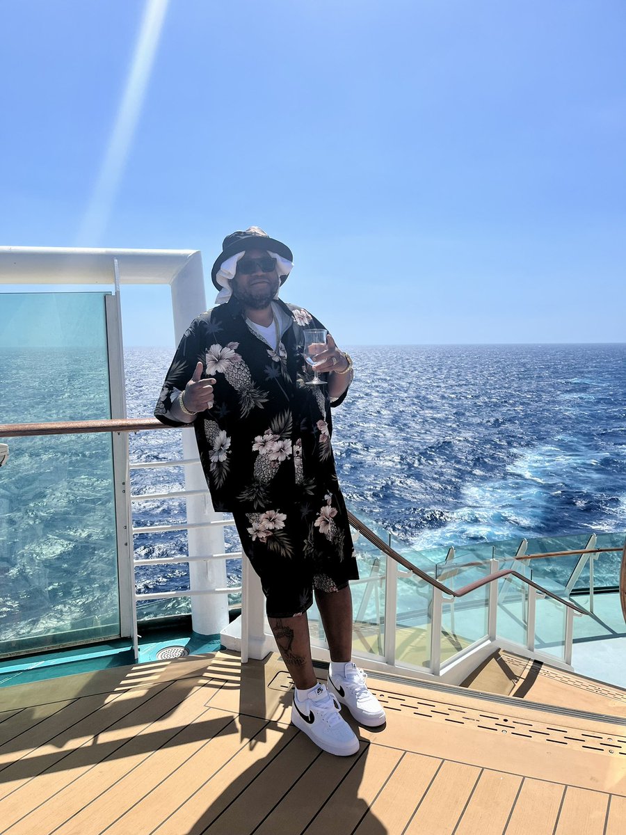 MC_Craig_G's tweet image. I Sincerely Thank You For ALL The Birthday Love On Friday!!
Sorry I Couldn’t Respond Right Away But I Was Off The Grid Enjoying Real Life..
#Appreciative 
#Bless🆙