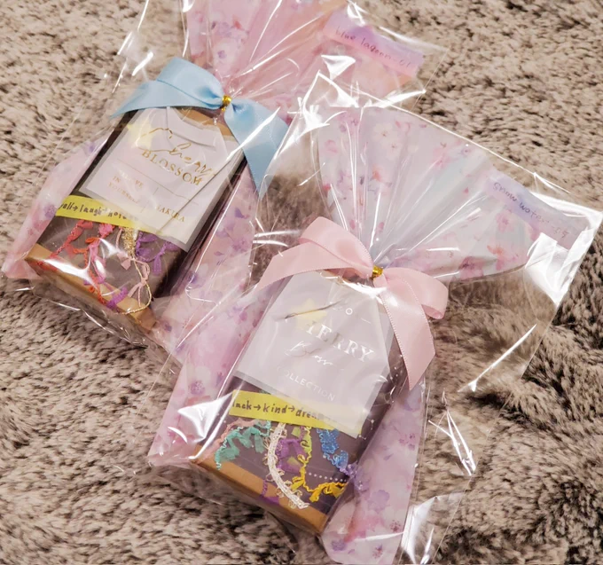 ナツノニワ()様のアクセサリー無事届きました!Twitterで知ってあまりにドストライスすぎて迷わず購入したのですが実物は写真よりさらに素敵でした…!!梱包もオシャレでお手紙も嬉しかったですゲスト購入だったのでレビュー書けませんでしたがとても満足です!! 