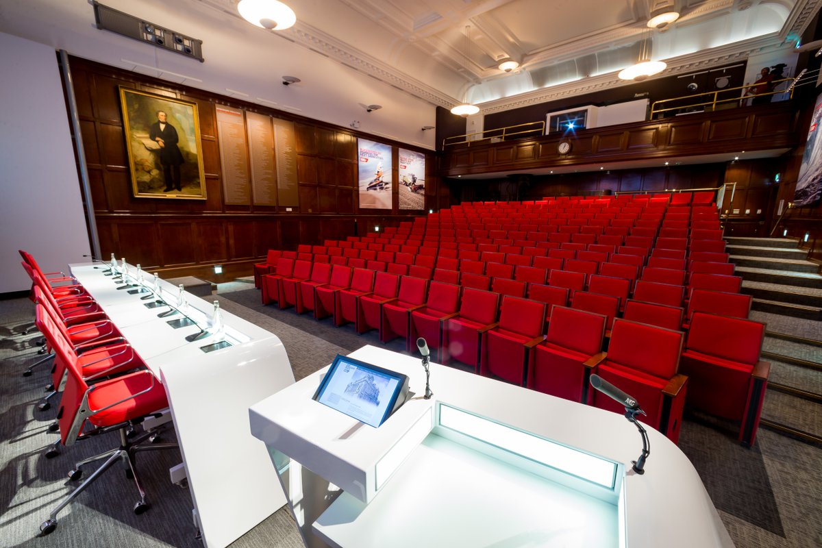 Today marks World Theatre Day, and we are excited to share an earlier photo and a current photo of the lecture theatre at One Birdcage Walk.

#WorldTheatreDay #OneBirdcageWalk #design #theatre